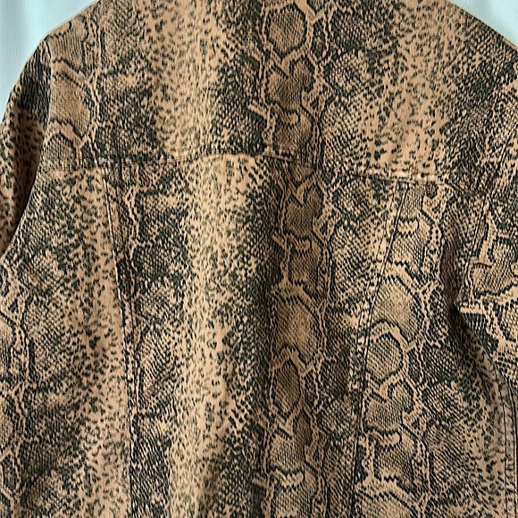 Free People Light Brown Snakeskin Pattern Denim Jean Jacket Coat **Size S**🌸🌸 - Picture 4 of 5